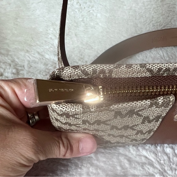 MICHAEL KORS LOGO brown/AcornWomans Belt Bag.Great Fall Colors.Gold Hardware.NWT - Picture 6 of 11